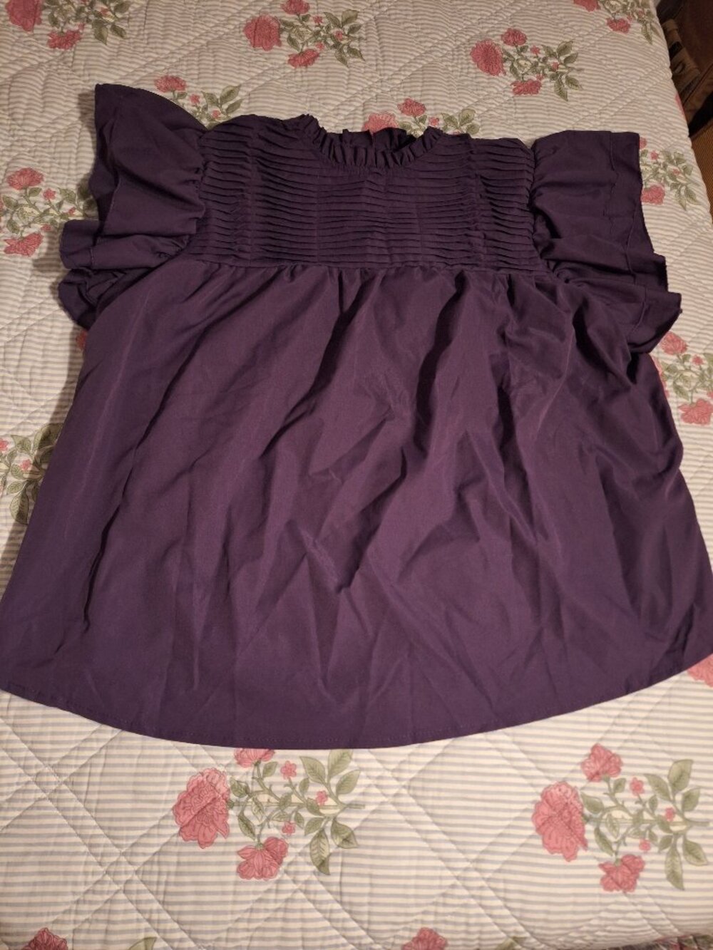 Purple Ruffle Short Sleeve Blouse Size 1XL (Runs Very Big)
